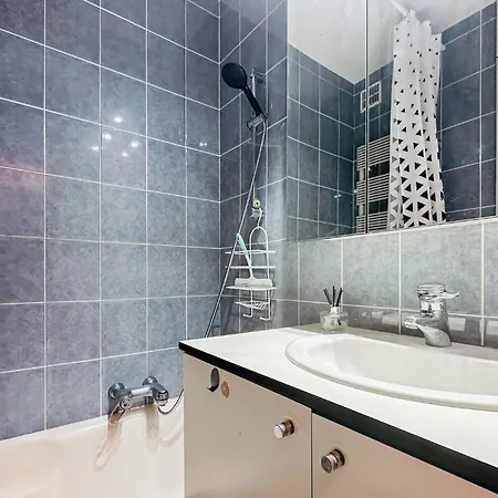 Apartament Gorgeous In With Kitchen *